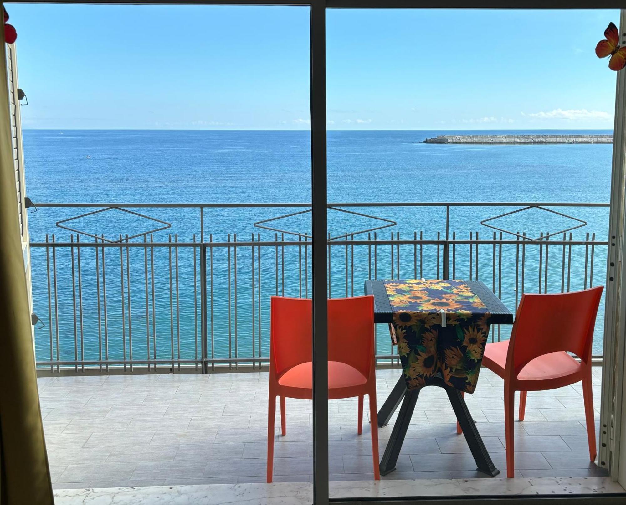 La Mansarda Apartment Giardini Naxos Exterior foto