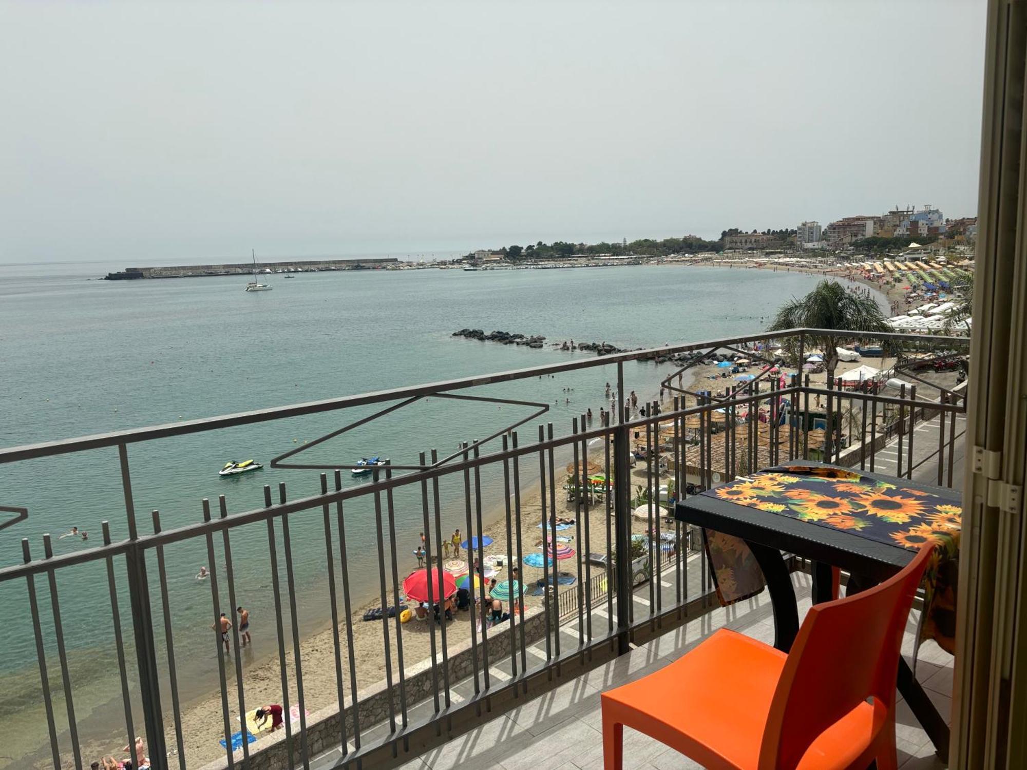 La Mansarda Apartment Giardini Naxos Exterior foto